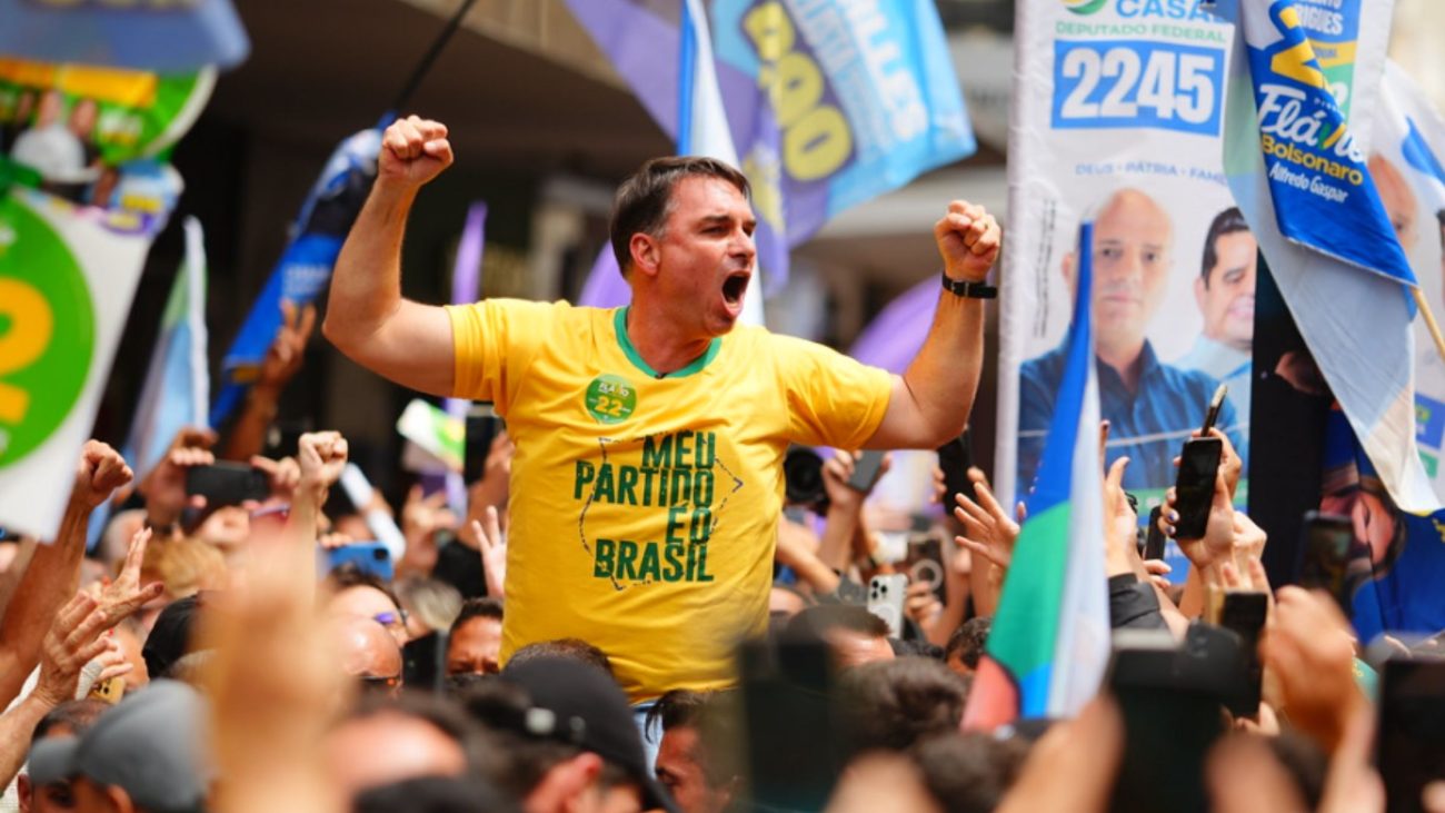 Flávio Bolsonaro; 