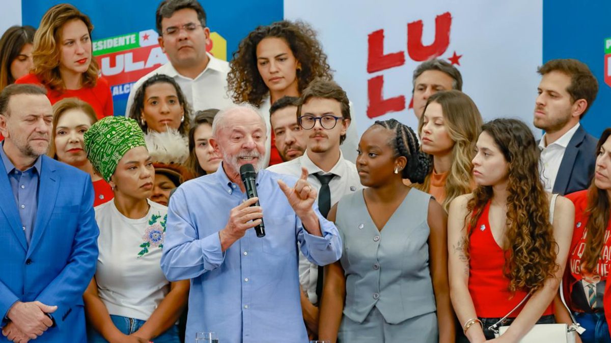 Ameaçado por vantagem de Flávio, Lula muda tom na segurança e anuncia novo lema para o 2° turno