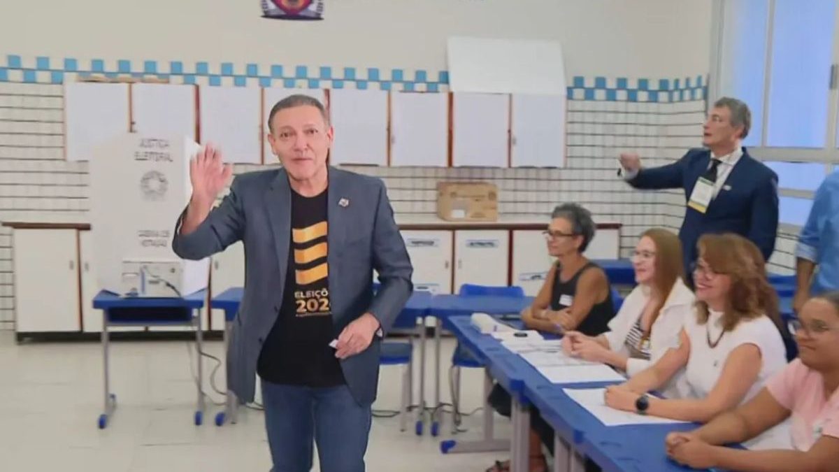 Nunes Marques vota no segundo turno em Brasília e espera eleição tranquila neste domingo
