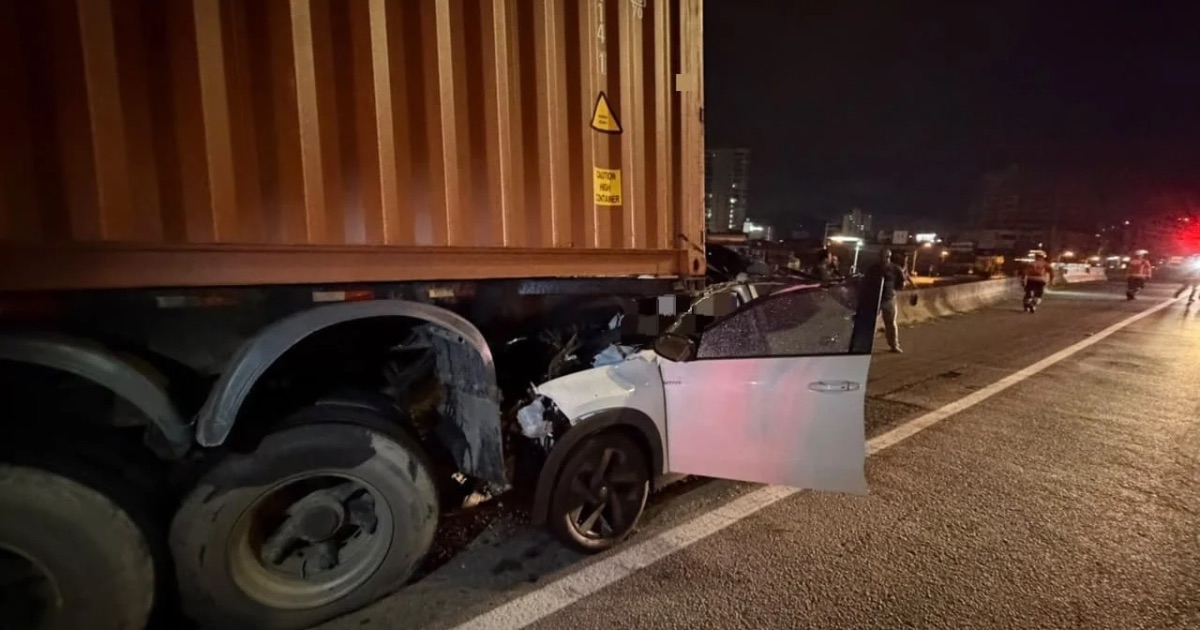 Homem de 40 anos morre após carro bater na traseira de caminhão na BR-101 em SC