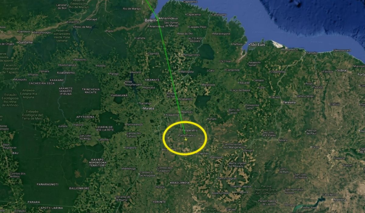 Mapa mostra a rota do avião