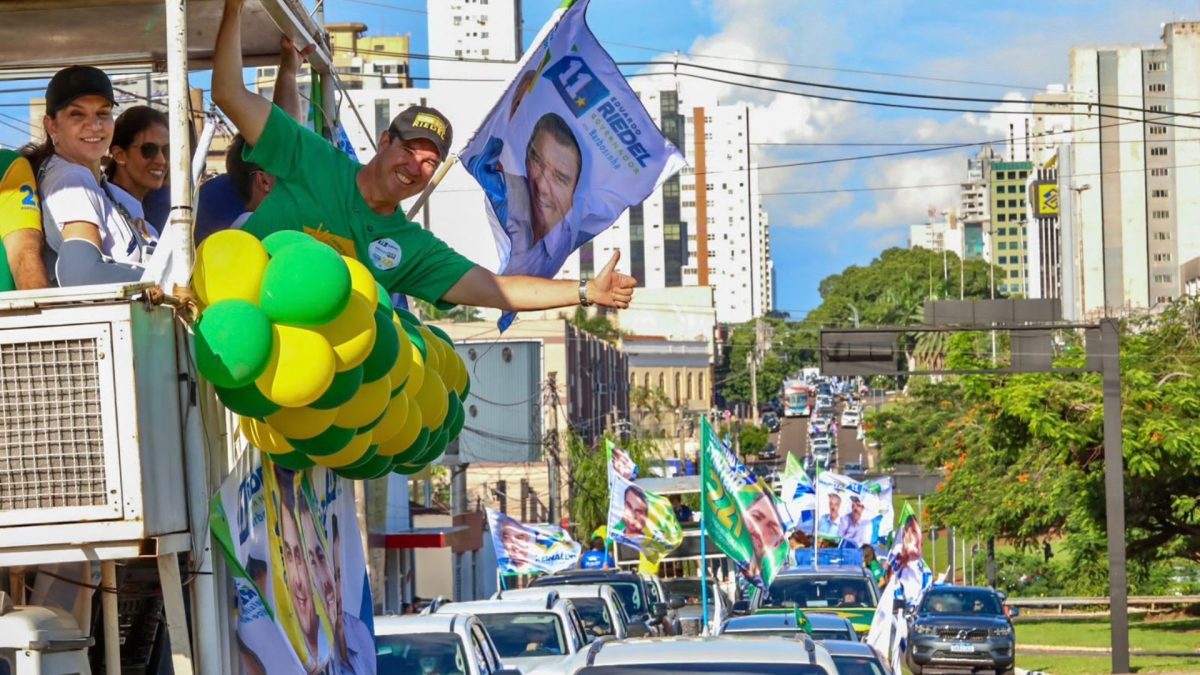 Candidatos ao Governo de MS apostam em carreatas para fechar campanha um dia antes das eleições