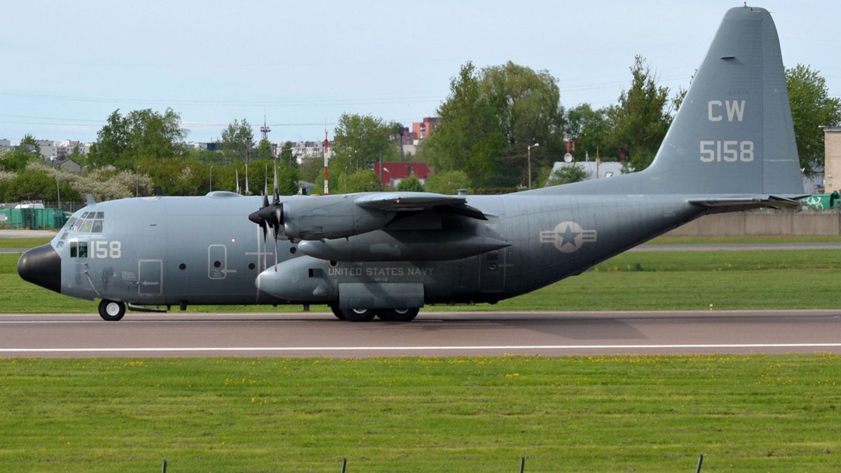 Avião militar dos Estados Unidos identificado no espaço aéreo brasileiro pode ter passado por SC após informação sobre tráfego ser confirmada