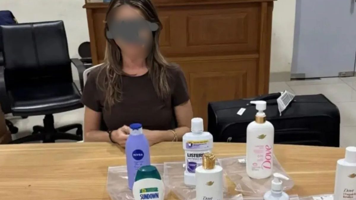 Brasileira presa com 3,6 kg de cocaína em xampus receberia R$ 249 mil e pode pegar pena de morte em país que executou 2 brasileiros