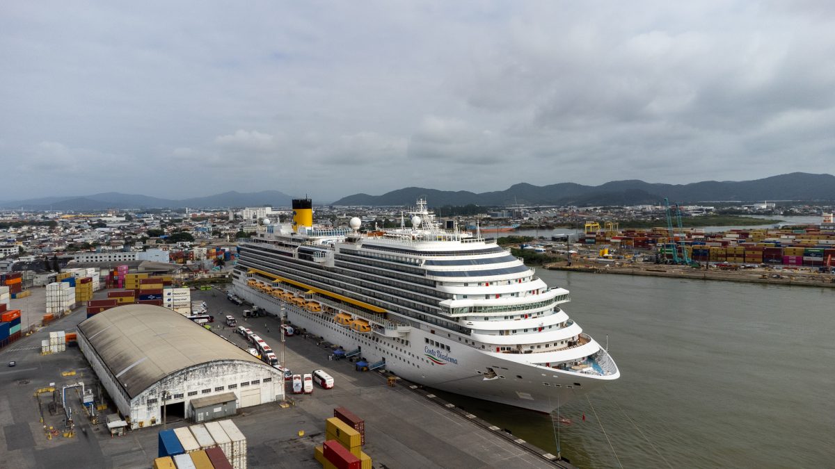 Segundo maior do país, porto de SC espera receber 180 mil turistas em nova temporada de cruzeiros após impacto econômico de R$ 48,7 milhões em 2025