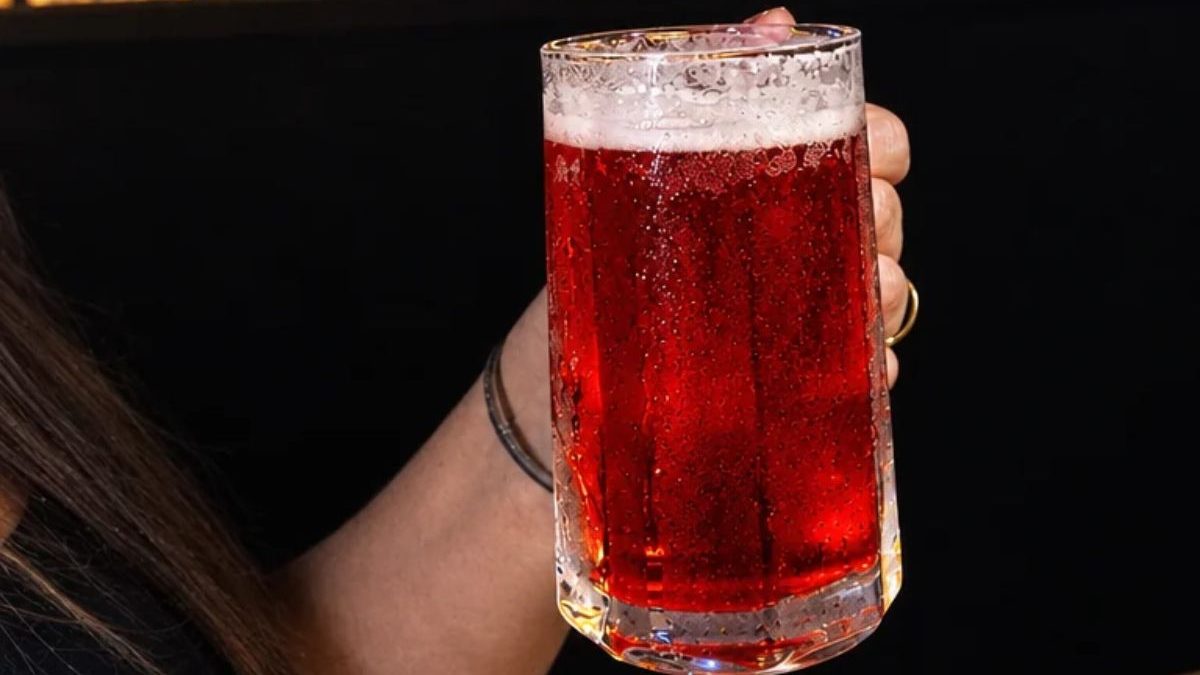 Chope vermelho? Restaurante muda cor da bebida e explica motivo da escolha inusitada