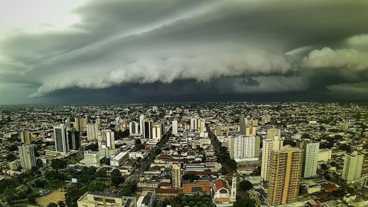 Chuva de até 250 mm mantém 3 estados em alerta por 5 dias, com risco de granizo e vendavais; veja as áreas afetadas