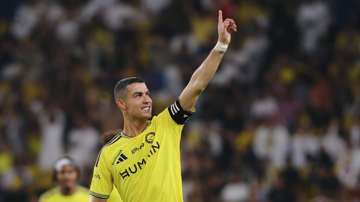 VÍDEO: Cristiano Ronaldo não se abala com polêmica e atinge 980 gols em volta ao Al Nassr