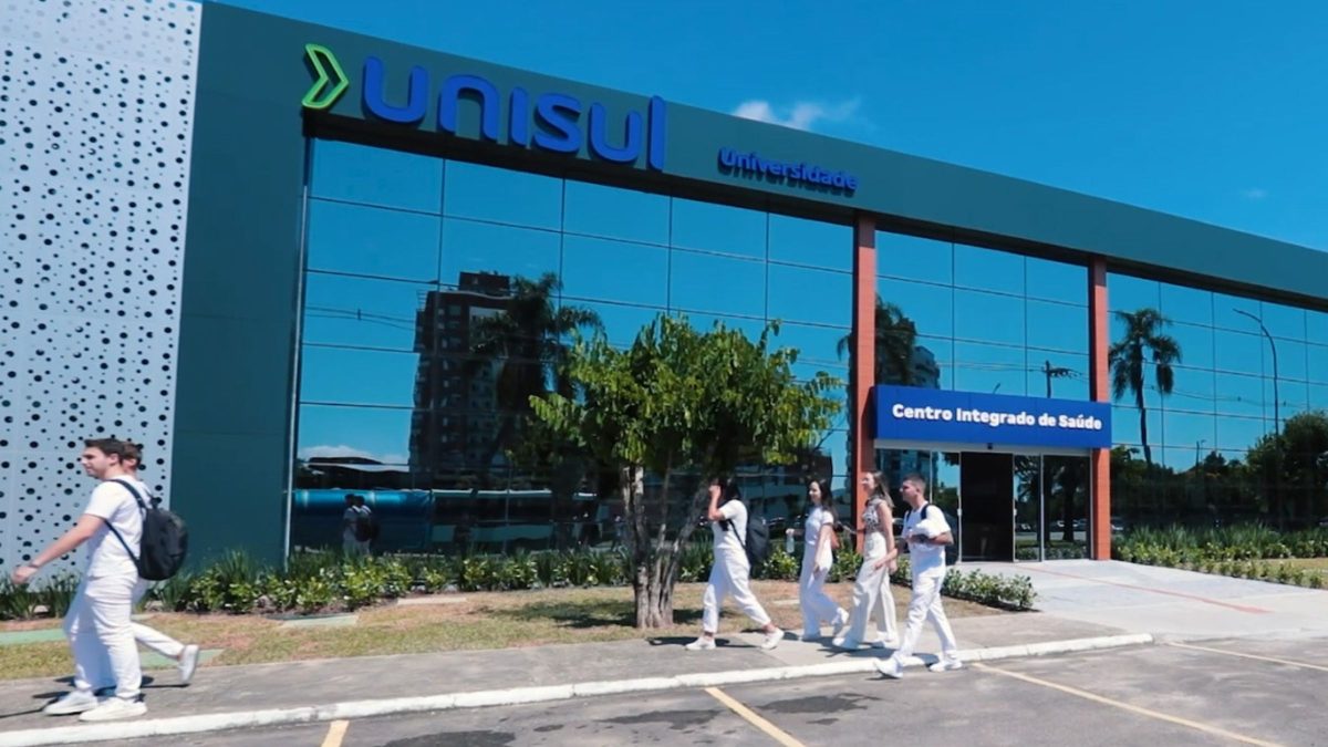 Hospital Einstein fecha parceria com cursos de Medicina de cidades de SC para integrar teoria e prática
