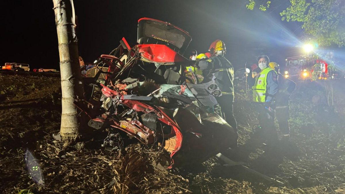 Homem morre após motorista fazer ultrapassagem e bater de frente com caminhonete em SC