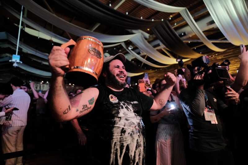 Oktoberfest Blumenau 2026: fotos mostram ritual que reúne multidão e marca o início da festa 3 Sangria do barril marca abertura da Oktoberfest em Blumenal. - Giovani B. Silva/Especial ND Mais