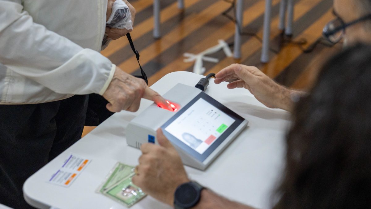 Nove deputados federais são reeleitos em Santa Catarina nas Eleições 2026