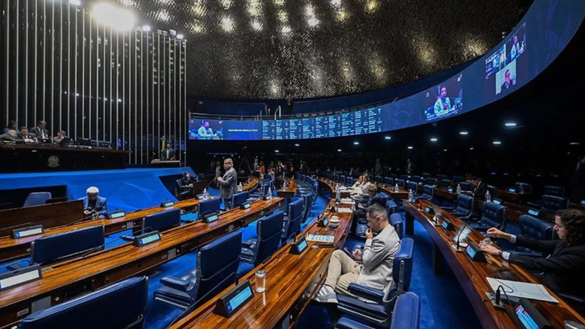 Fim da escala 6×1: após aprovação da PEC, veja quando começa a jornada de 40 horas e como será a transição para empresas e trabalhadores