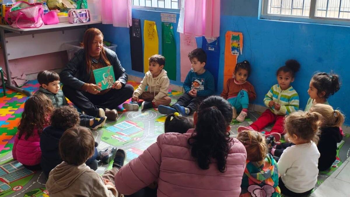 ‘Esquecemos de cuidar de nós’: profissionais da Educação equilibram responsabilidade da profissão enquanto lutam contra o câncer de mama em SC