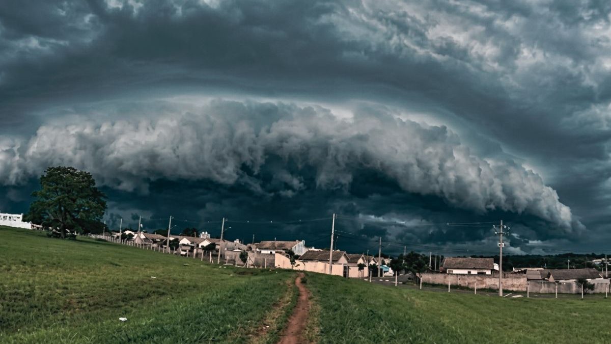 Onda de tempestades e novo ciclone atingem 8 estados nas próximas 72h; veja onde os ventos chegam a 100 km/h