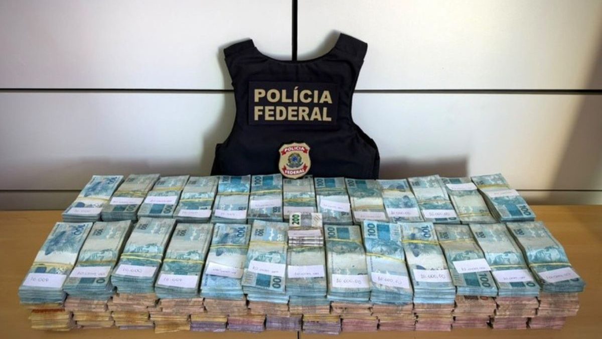 Fortuna de R$ 815 mil achada em carro: quem fica com o dinheiro apreendido pela PF?