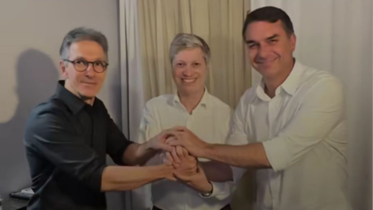 Marcel van Hattem abandona candidatura de Zema e declara voto em Flávio Bolsonaro no primeiro turno
