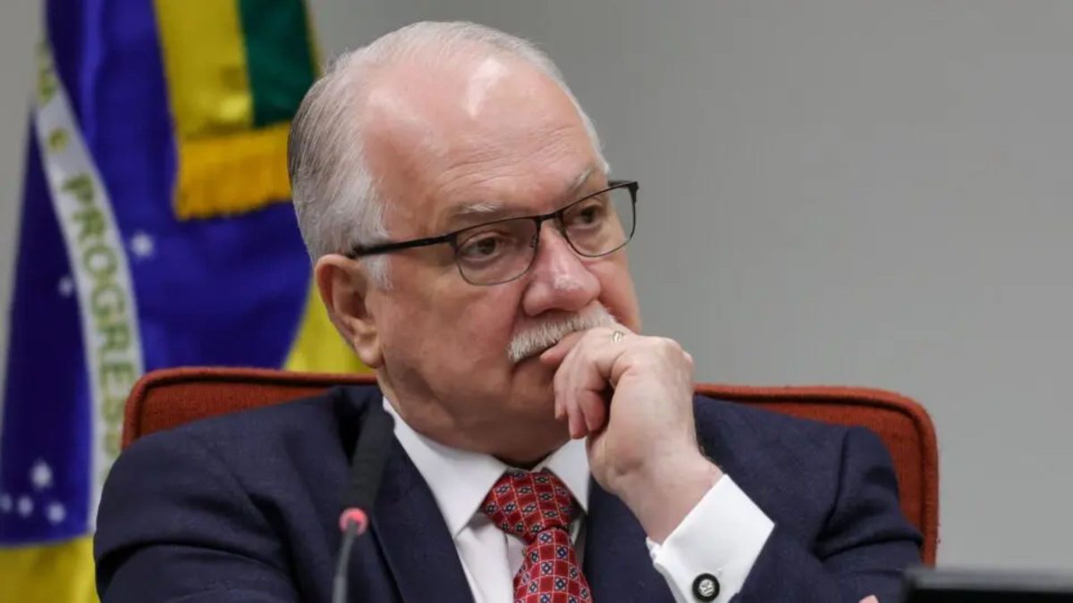 Caso Banco Master: Fachin mantém 6 pedidos de revisão de prisões parados no STF e Vorcaro aguarda decisão