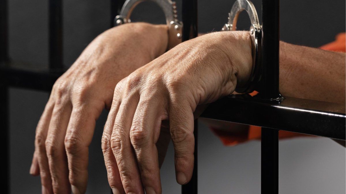 Réu embosca homem em lanchonete, o mata a pauladas por acreditar que ele causou sua demissão e é condenado a mais de 16 anos de prisão em SC