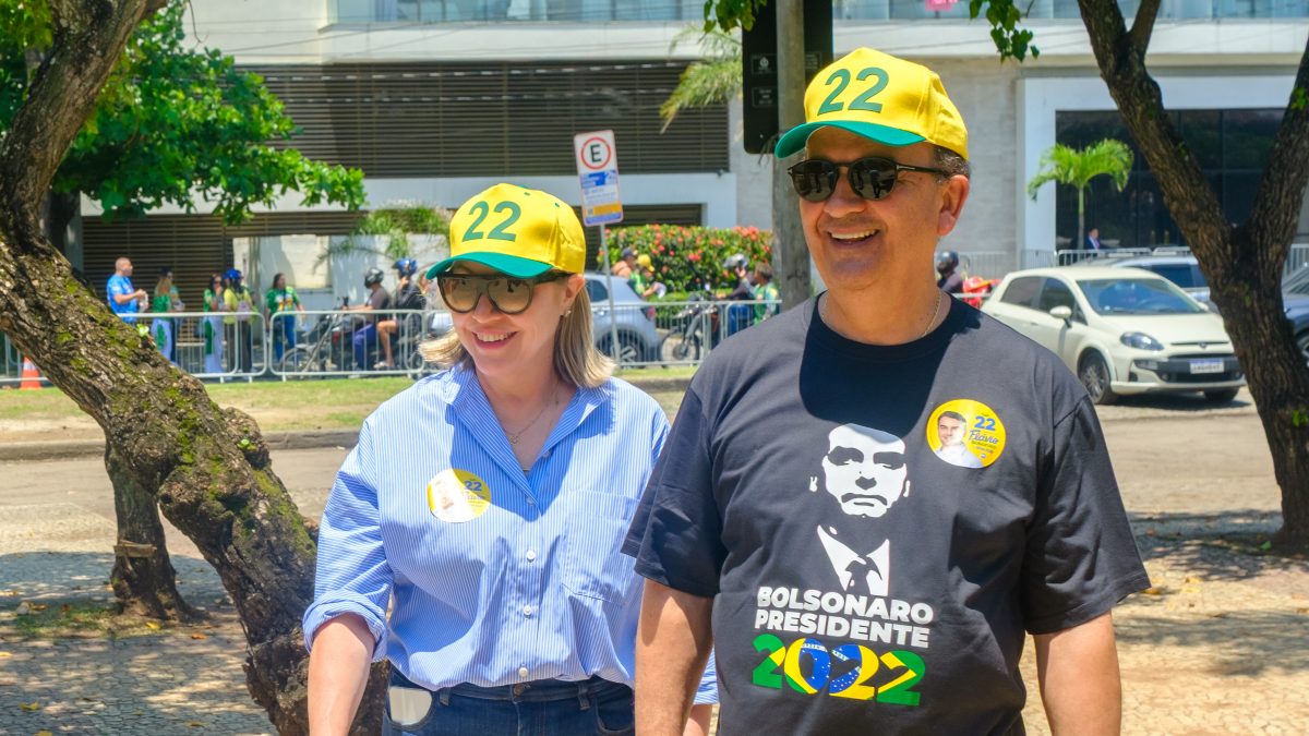 Jorginho Mello fica no Rio a convite de Flávio e participa de último ato de campanha - Foto