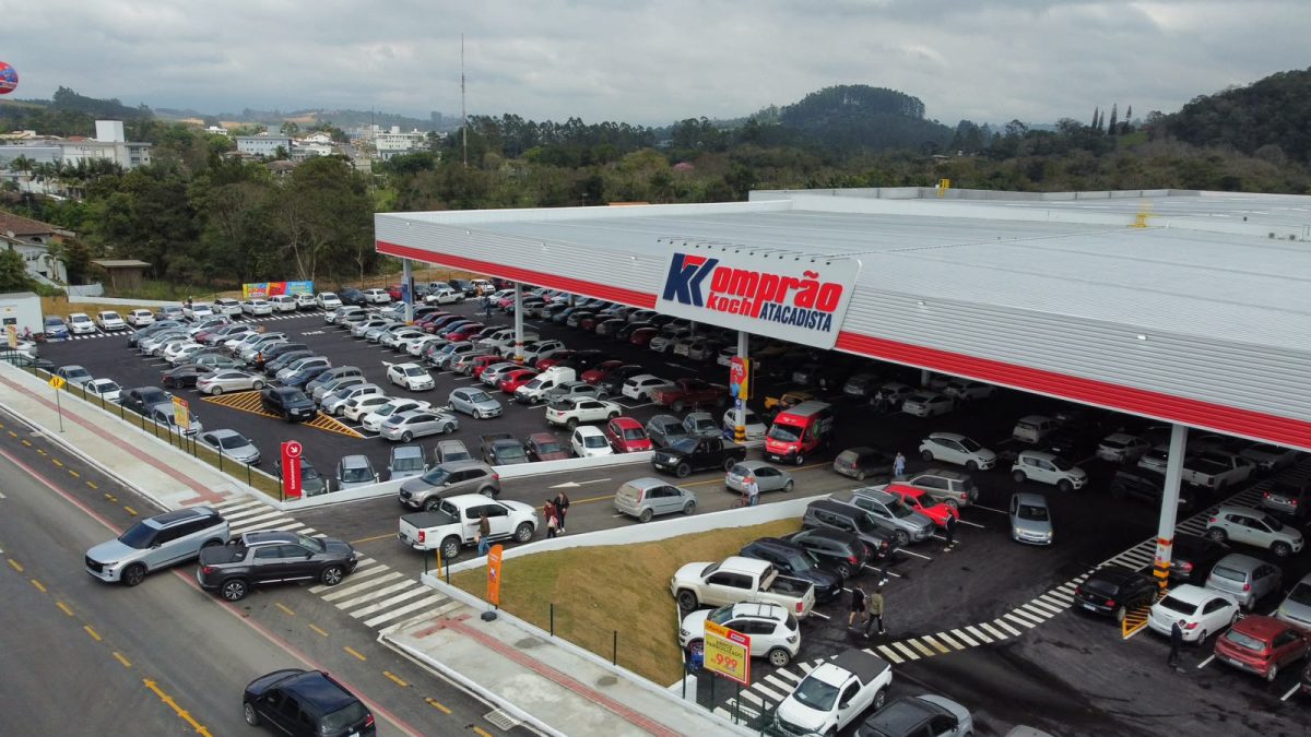 Gigante dos supermercados vai sortear 10 anos de compras grátis para clientes em SC