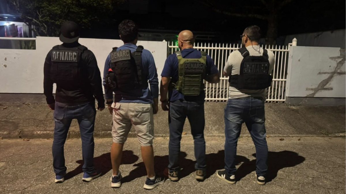 Suspeito de liderar organização criminosa no Amazonas é preso em famosa praia de SC após fugir de mandado de prisão
