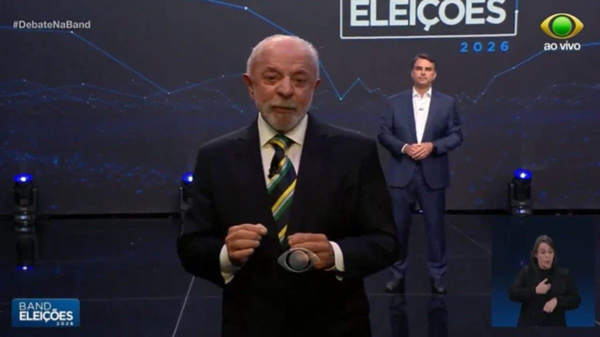 Dívida pública, juros e custo de vida: Lula e Flávio Bolsonaro confrontam propostas para a economia em debate da Band