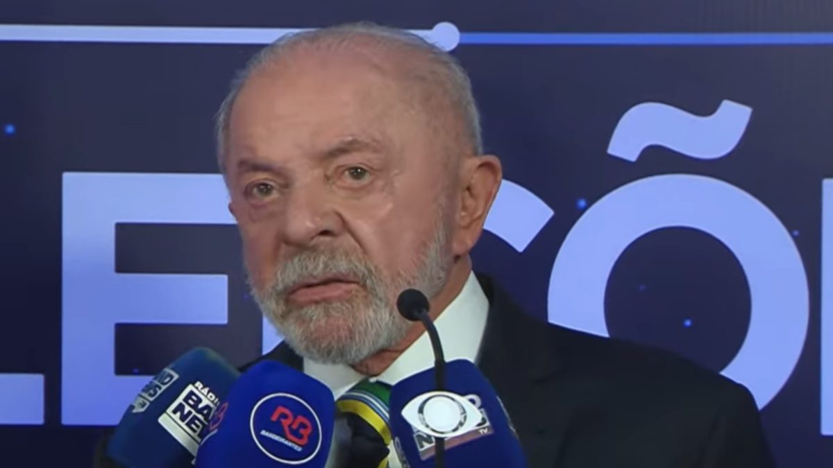 Lula chega à Band com Janja para debate presidencial e aposta na experiência: ‘Vamos ver se o debate ajuda’