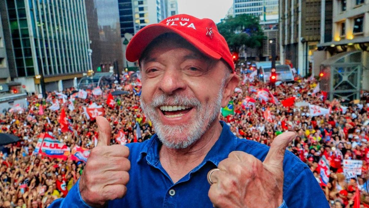 Empresas podem demitir funcionários por terem votado em Lula? Entenda o que diz a lei