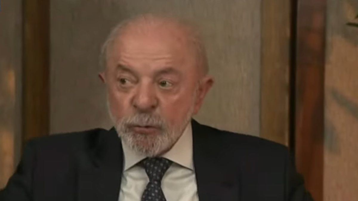 Lula reconhece avanço da direita no mundo, mas nega ter subestimado potencial de Flávio Bolsonaro