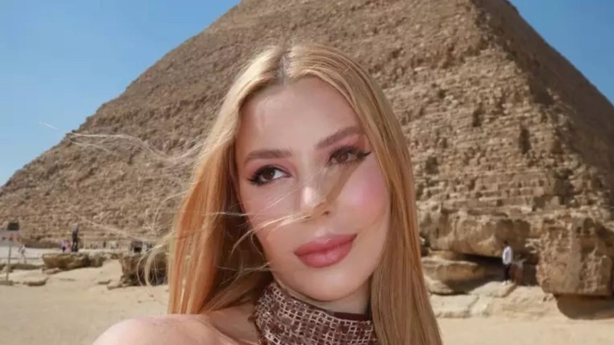Influenciadora Malévola Alves é liberada após ser presa no Egito por vídeos publicados na internet com gestos obscenos