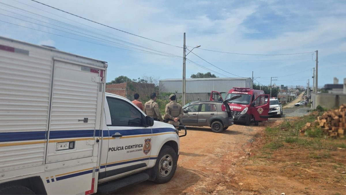 Homem de 28 anos morre após carro capotar próximo à BR-101 em SC