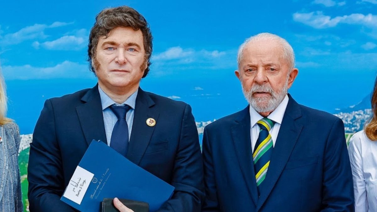 Governo da Argentina ‘esquece’ recado de Lula e deixa aviso em meio à suposta fuga de Flávio Bolsonaro