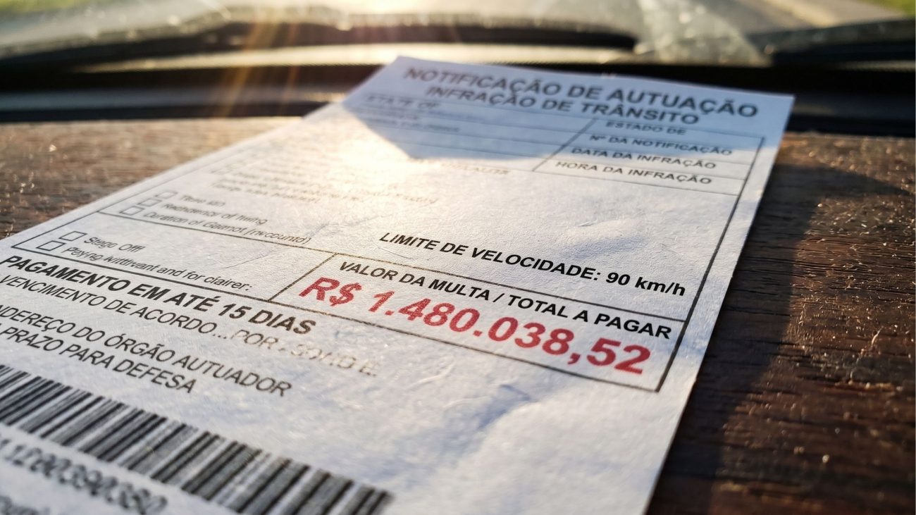 Multa de R$ 7 milhões dada a motorista nos EUA era apenas erro de código temporárioFoto: Imagem gerada por Inteligência Artificial/ND Mais