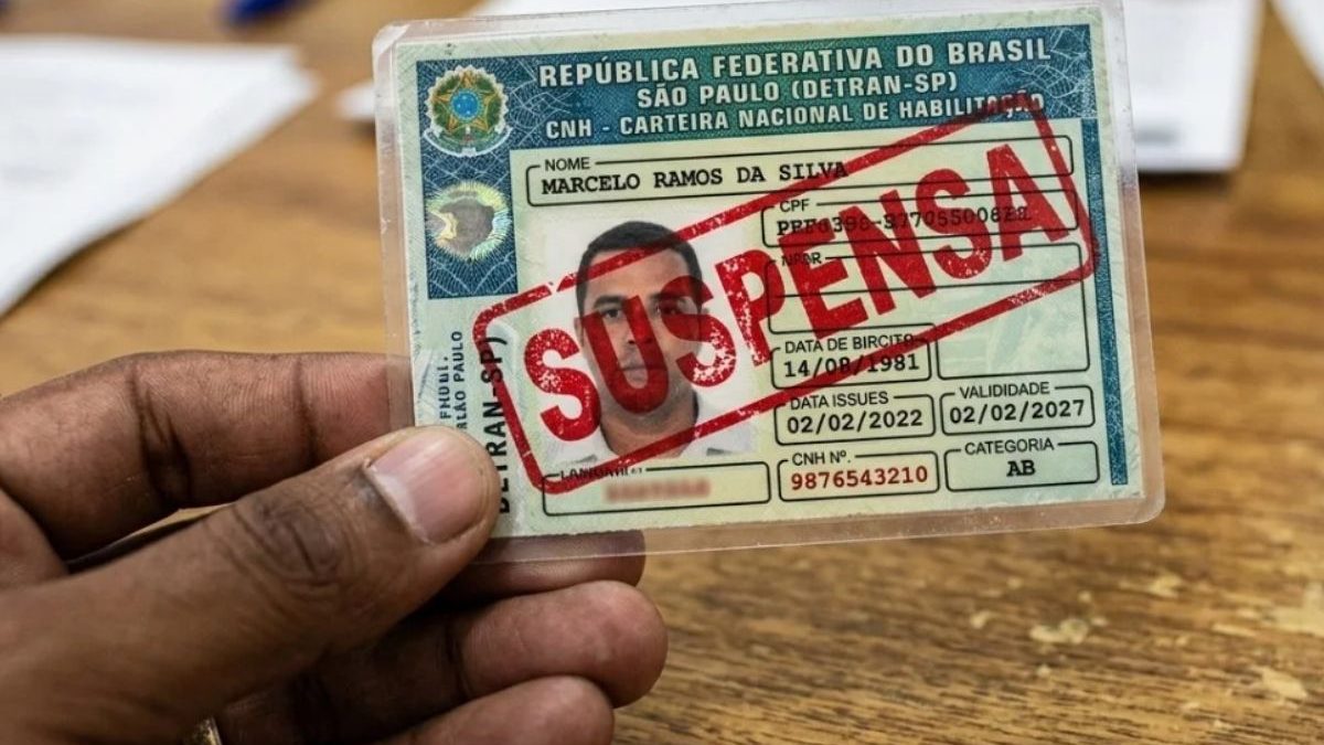 Multa de quase R$ 3 mil: motoristas podem ter a CNH suspensa pelo Detran com essas 4 infrações e perder o direito de dirigir