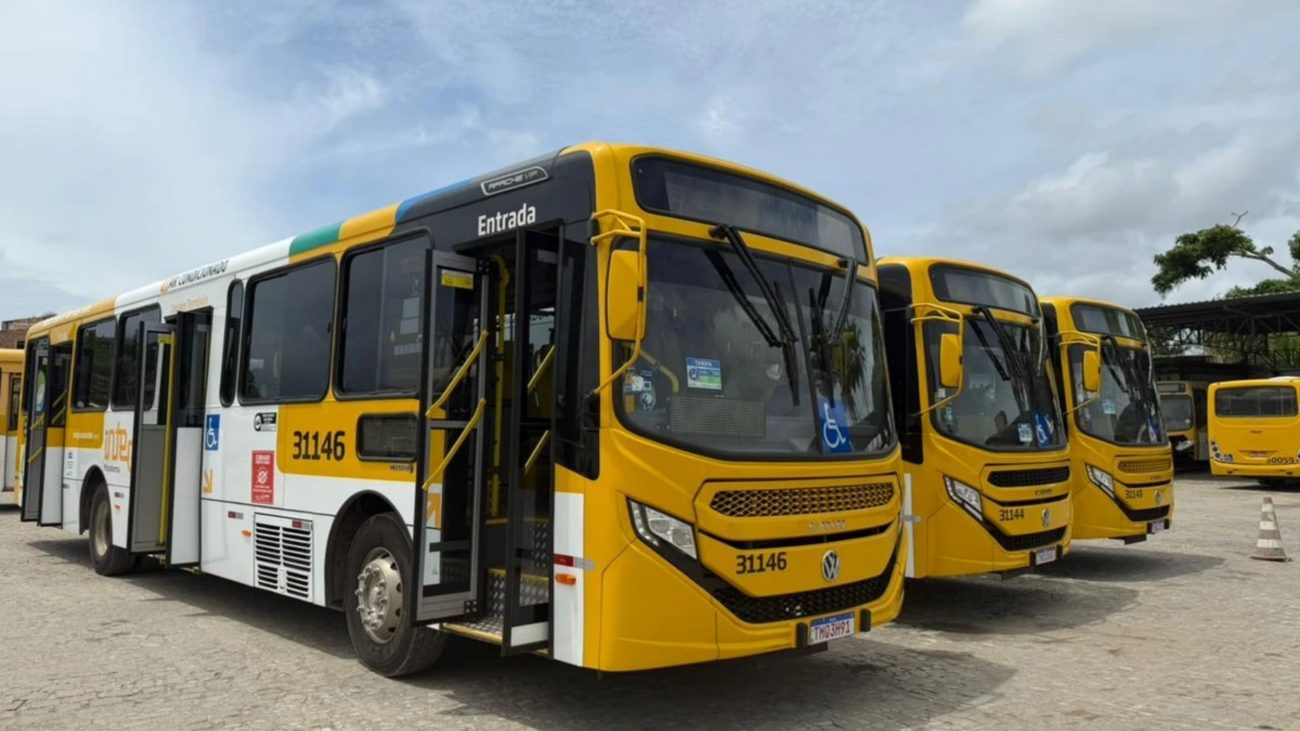 A Secretaria Municipal de Mobilidade de Salvador informou que determinou a liberação de todos os ônibus das garagens e afirmou que a operação do transporte público estava sendo normalizada.Foto: Reprodução/ND Mais