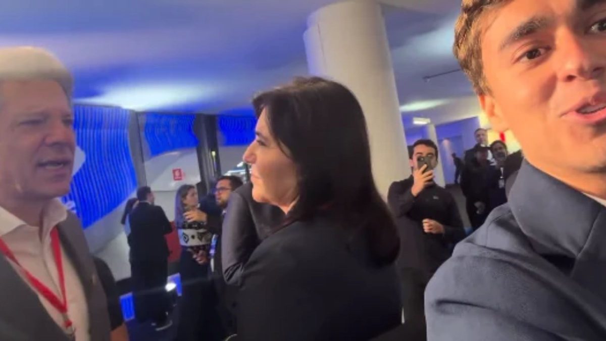 ‘Os dois aqui desempregados’: Nikolas ironiza Haddad e Tebet nos bastidores do debate entre Lula e Flávio Bolsonaro, e Pavanato segue provocação; assista