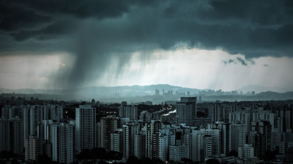 Rio atmosférico e frente fria provocam ‘chuvarada’ no Brasil até o final de outubro; veja onde pode chover até 200 mm
