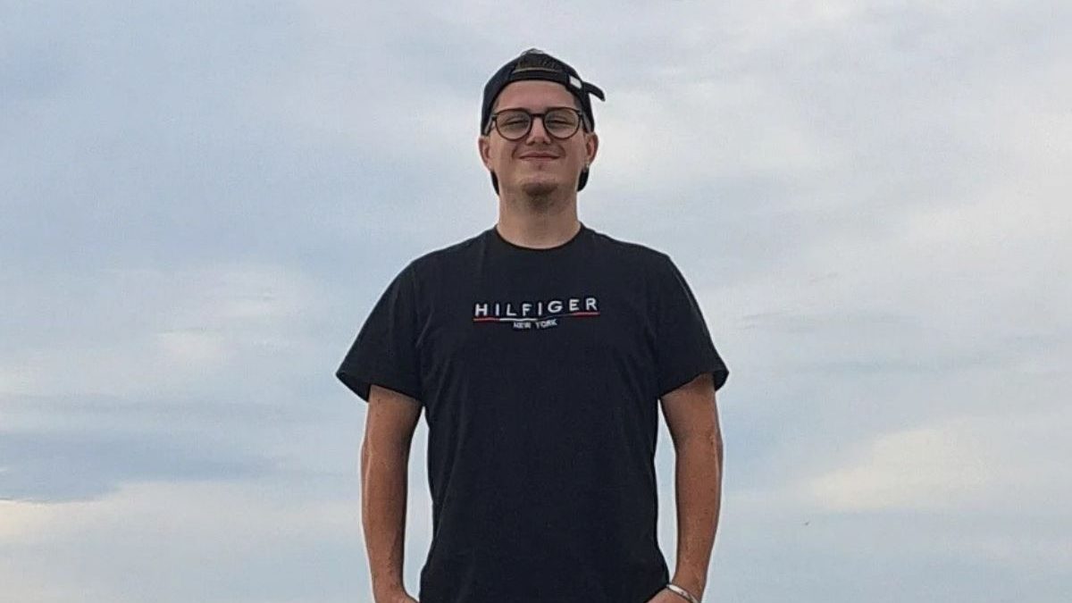 Após fortes dores de cabeça frequentes, jovem de 22 anos descobre tumor cerebral e luta contra o tempo para arrecadar R$ 75 mil para cirurgia em SC