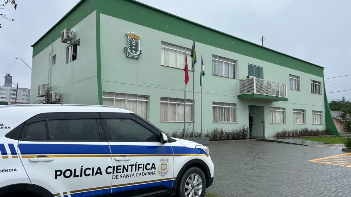 Prefeitura quebra silêncio e se pronuncia após operação que afastou prefeito e vice em SC