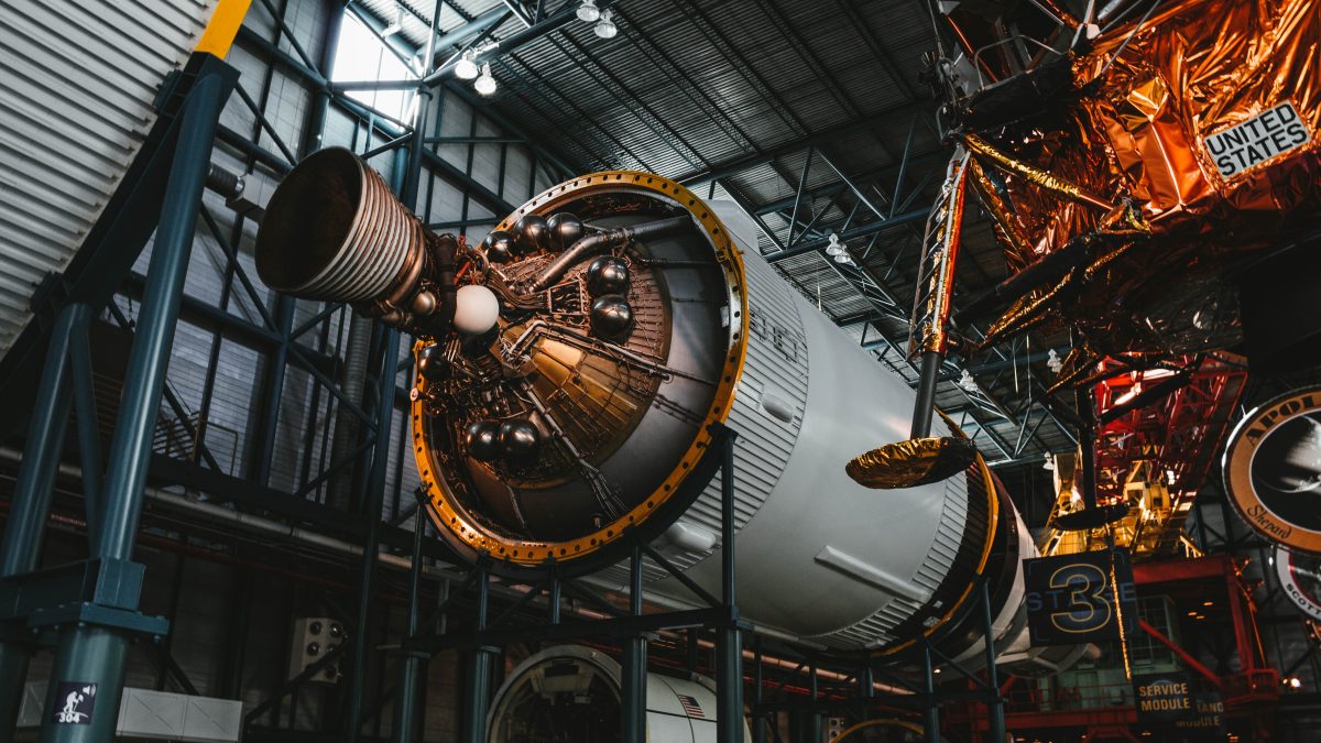Engenharia Aeroespacial: estudantes constroem tecnologia para satélites em Santa Catarina