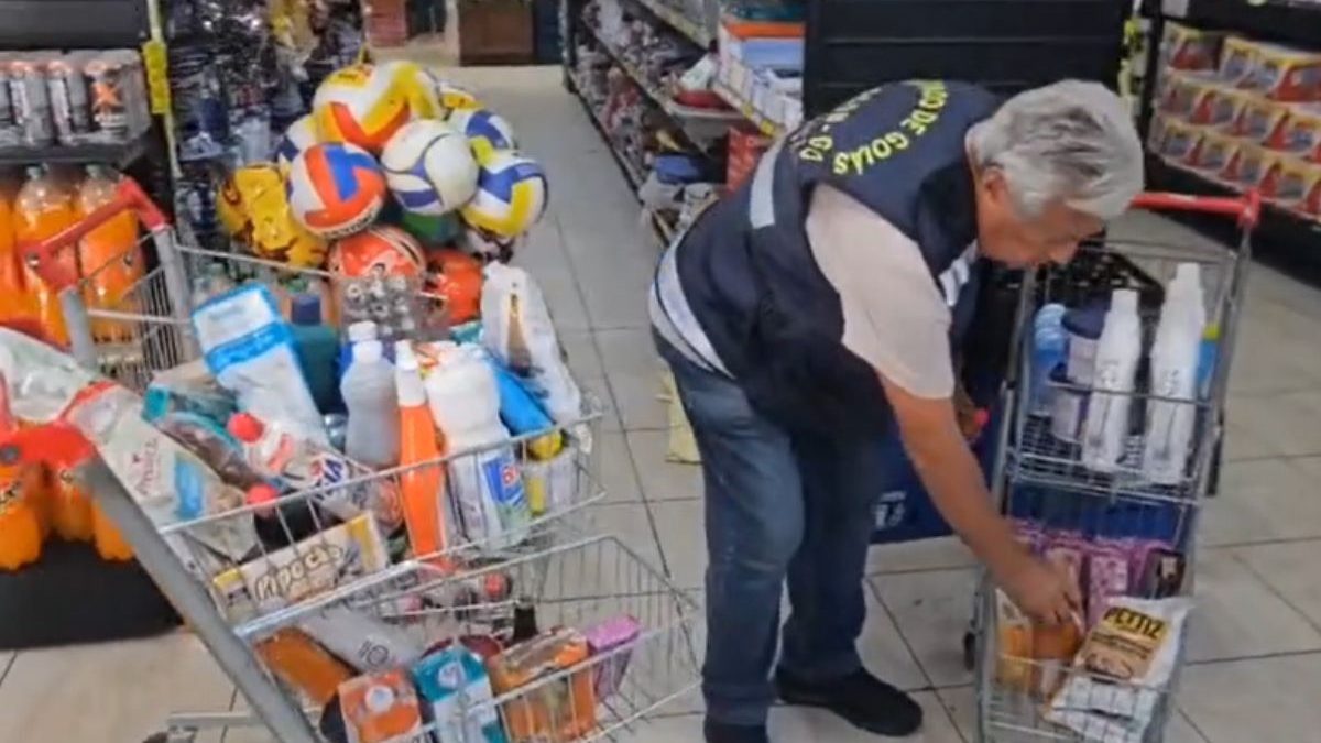 Procon apreende 680 produtos vencidos em supermercado; alguns estavam fora da validade desde 2023