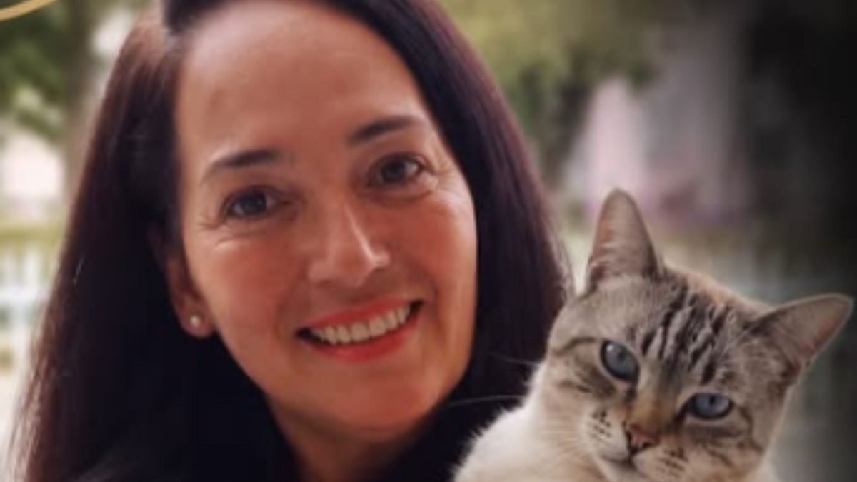Cozinheira querida por alunos e defensora da causa animal morre aos 58 anos; estudantes se despedem em SC: ‘Você foi incrível para nós’