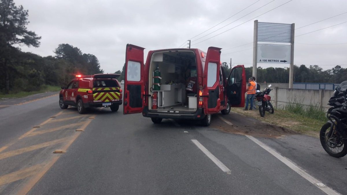 Ciclista morre após sofrer hemorragia e ferimento na cabeça em colisão com moto em cidade de praia de SC