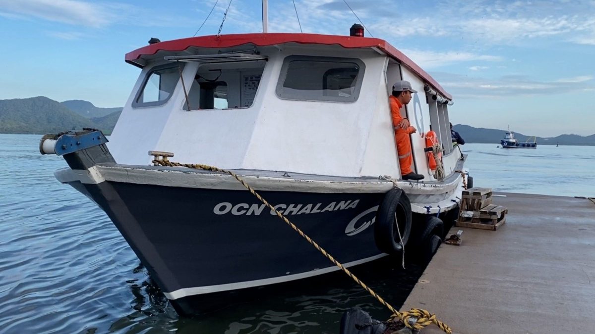 Fim da travessia gratuita na Baía Babitonga tem data marcada, e passagem de barco que liga continente à ilha mais antiga de SC custará R$ 2,85 - Foto