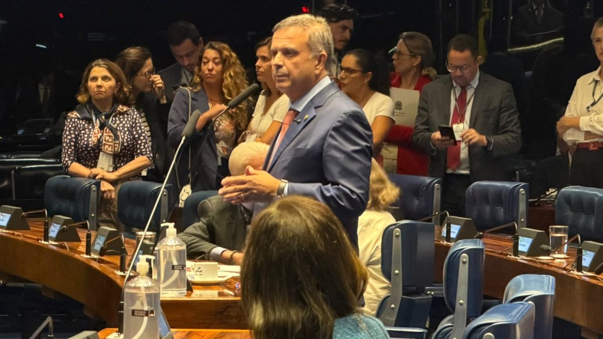 Rogério Marinho apoia teto do MEI, mas acusa Lula de agir por ‘desespero’ a dias do 2º turno