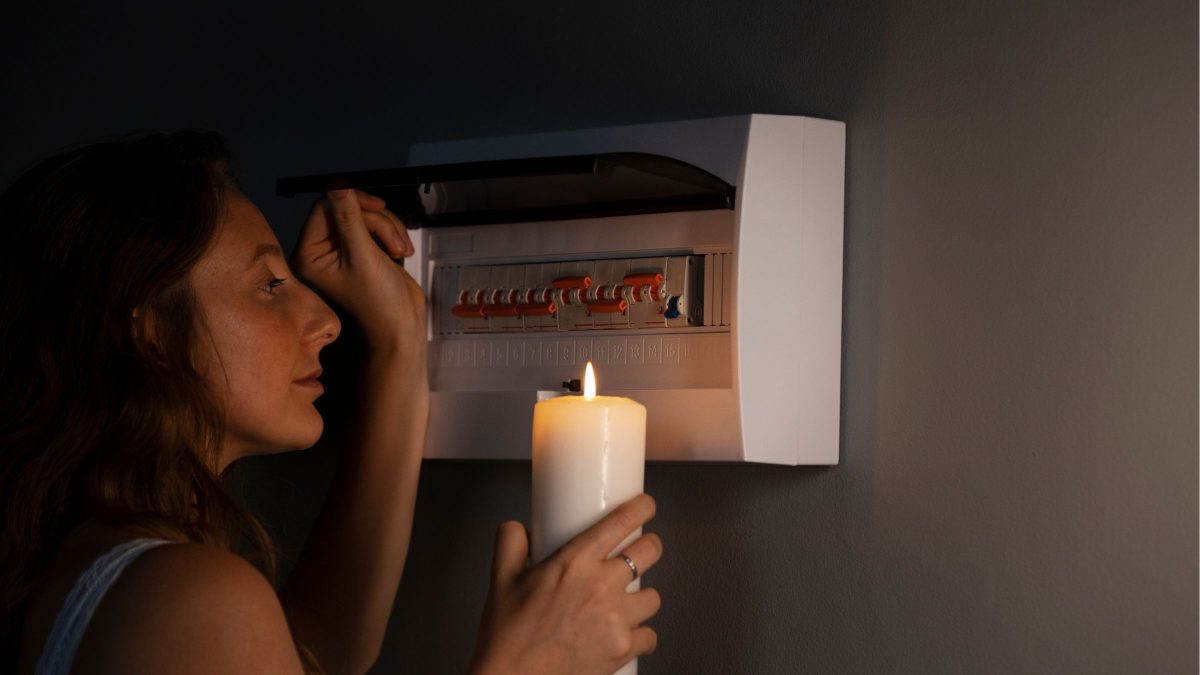 Mais de 16 mil lares catarinenses amanhecem sem energia elétrica neste domingo de eleições