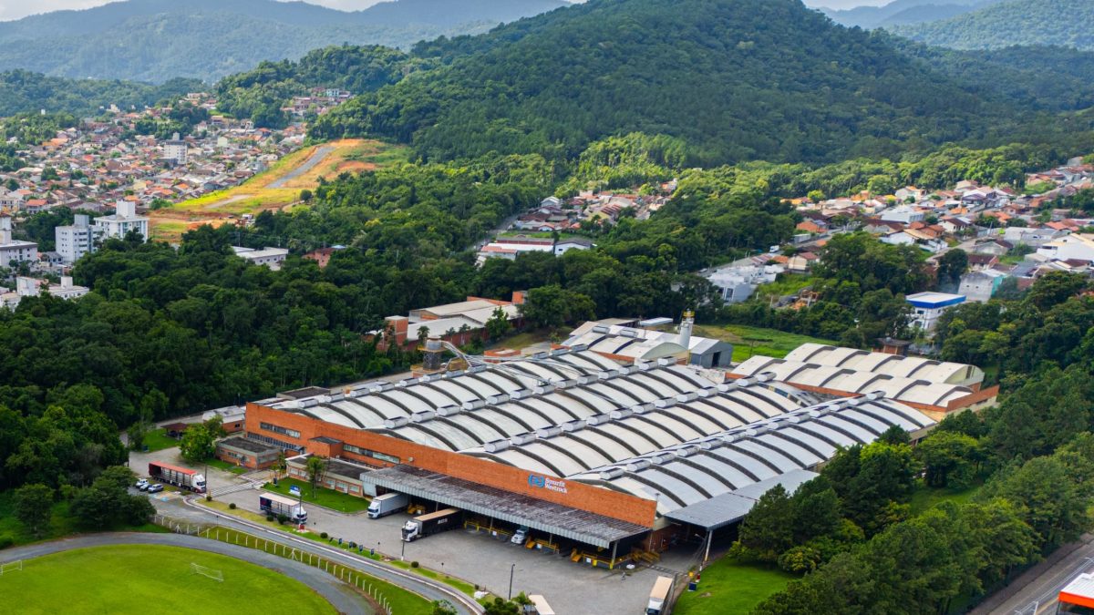 Gigante global das embalagens passa por transformação após investimento de R$ 120 milhões em SC