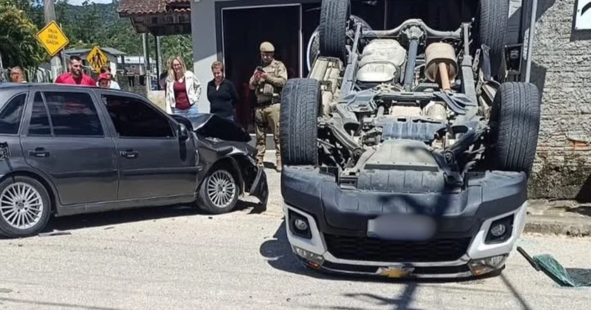 Polícia Militar apura acidente com a viatura&nbsp;Foto: @brusquediscover/Instagram/Reprodução/ND Mais